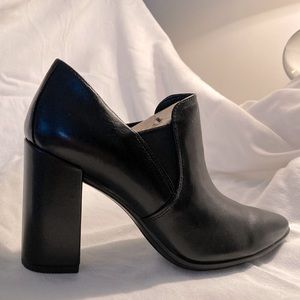 ECCO Danish Design Block Heeled, Pointed Toe Shoe/Booties NEW